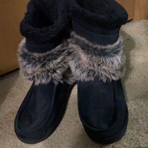 Super cute barely worn Fur boots